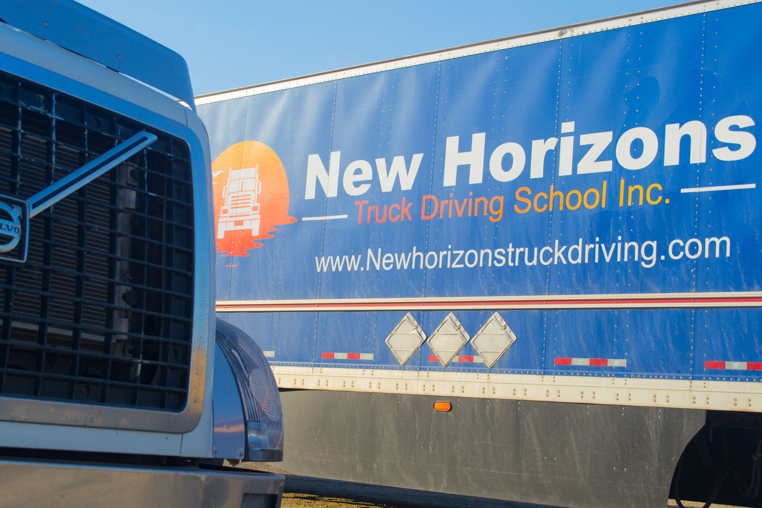 New Horizons Truck Driving School - Ontario